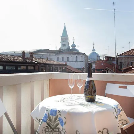 Luxury Terrace View Of San Marco Venezia