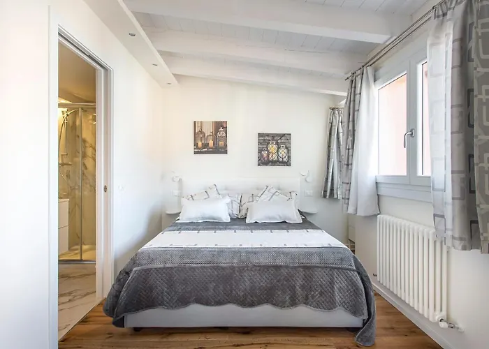 Luxury Terrace View Of San Marco Apartman *